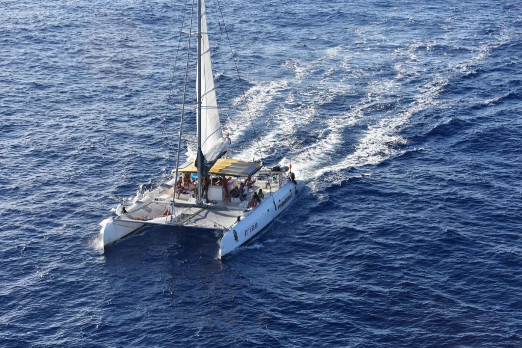 tahiti tetiaroa catamaran