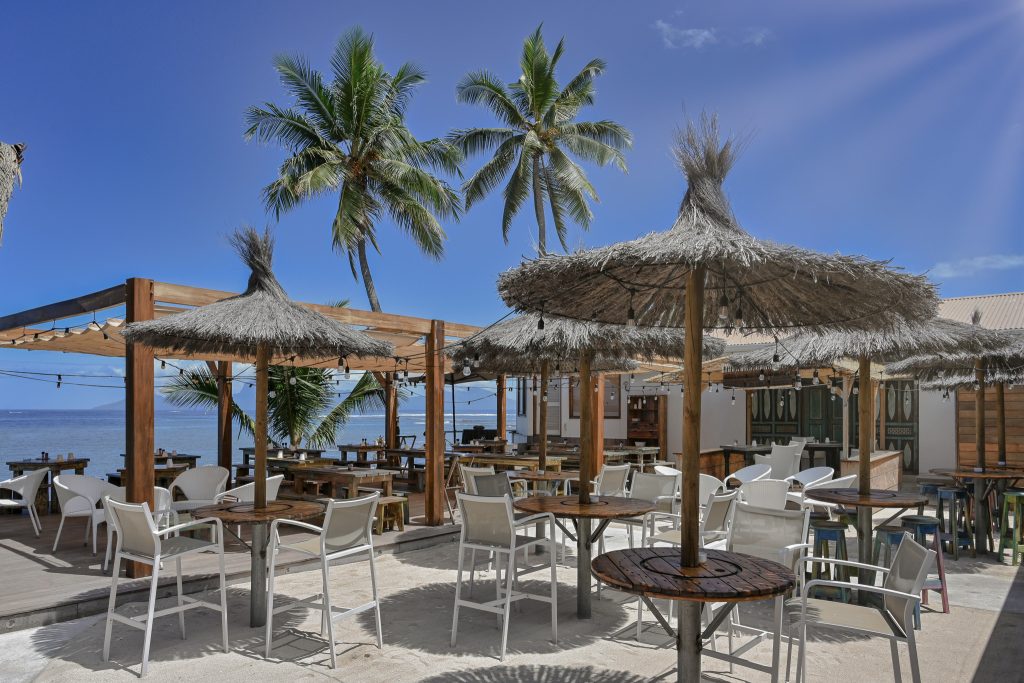 Lunch or Dinner at Tahiti La Plage restaurant (Sapinus) - Tahiti Excursions