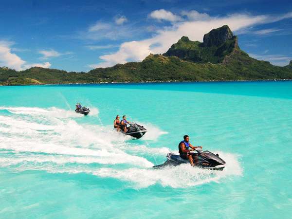 Combo Jet Ski / Raies et requins à Bora Bora