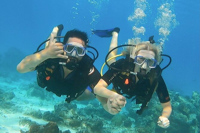 Romantic dive for a couple in Bora Bora